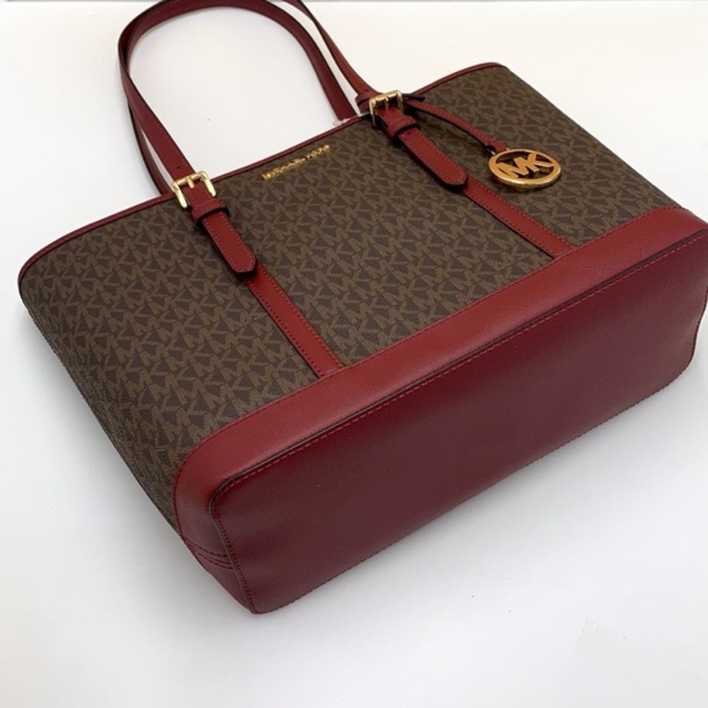MICHAEL KORS LOGO SHOULDER
TOTE DARK CHERRY COLOR 14.75"W X
10"H × 5.5"D - Picture 4 of 16